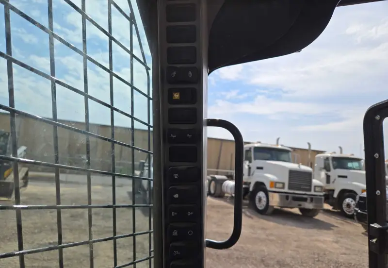 2023 Case TV450B photo 38