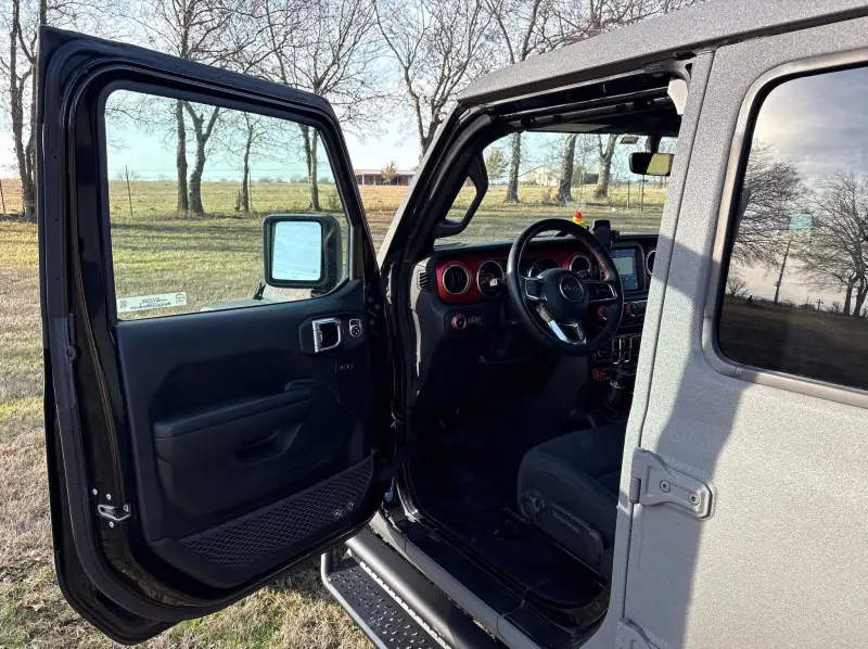 2021 Jeep Wrangler photo 29