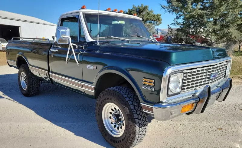 1972 Chevrolet C20 Super Custom Camper photo 3
