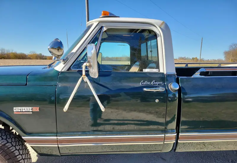 1972 Chevrolet C20 Super Custom Camper photo 17