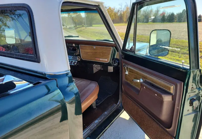 1972 Chevrolet C20 Super Custom Camper photo 34