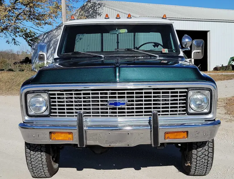 1972 Chevrolet C20 Super Custom Camper photo 2