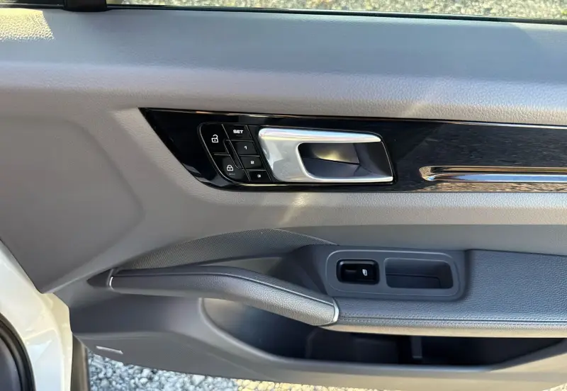 2021 Porsche Cayenne photo 35