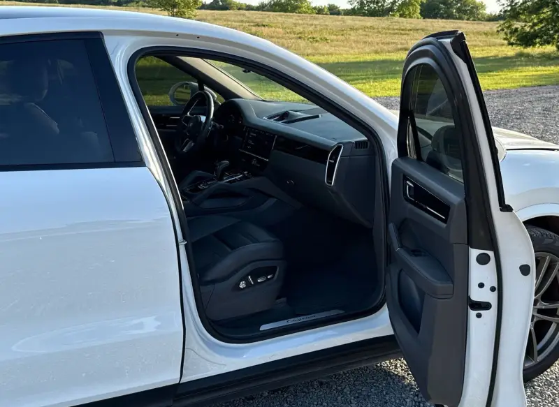 2021 Porsche Cayenne photo 36