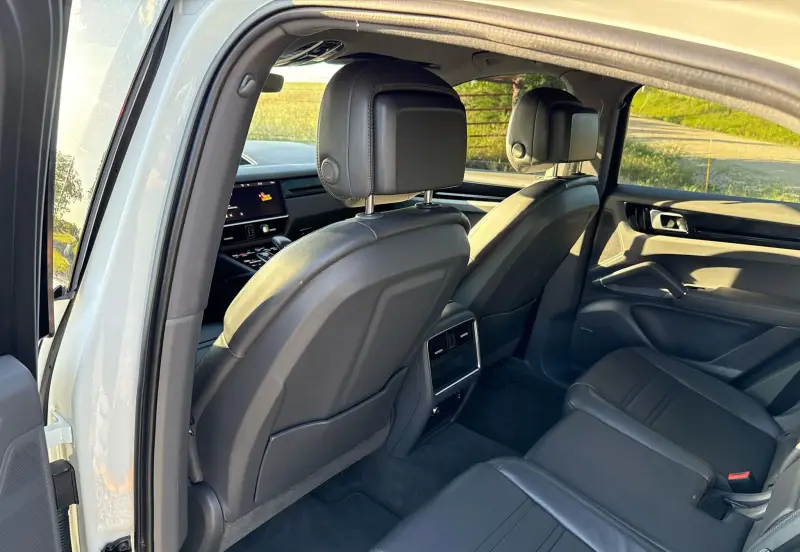 2021 Porsche Cayenne photo 43