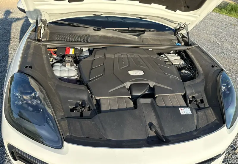 2021 Porsche Cayenne photo 52