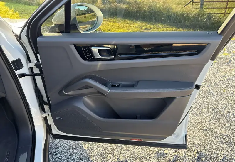 2021 Porsche Cayenne photo 34