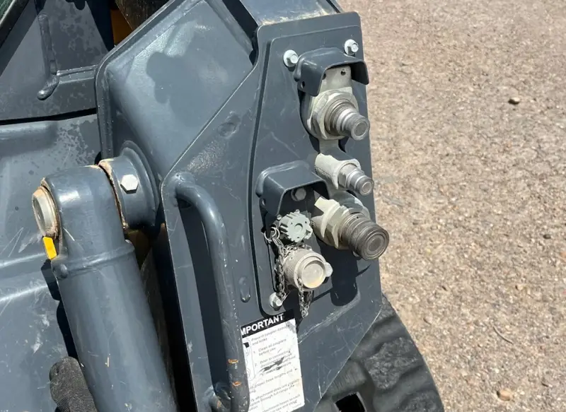 2022 John Deere 317G photo 12