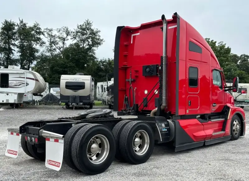 2023 Kenworth T680 photo 4