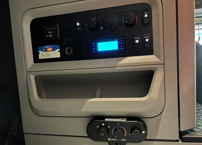 2023 Kenworth T680 photo 27