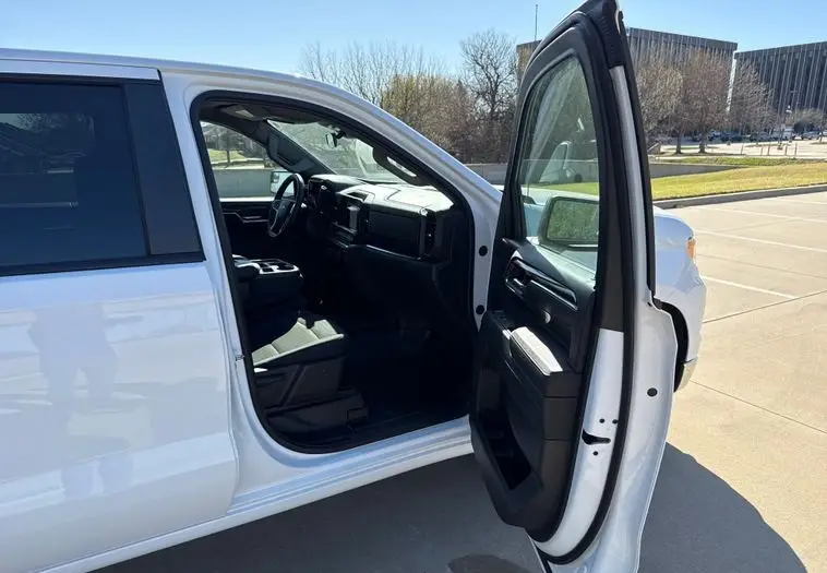 2023 Chevrolet Silverado 1500 photo 25