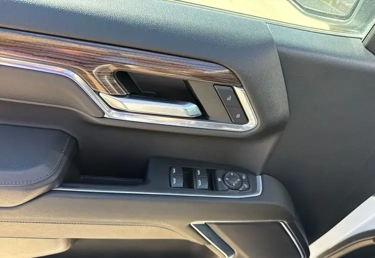 2023 Chevrolet Silverado 1500 photo 14