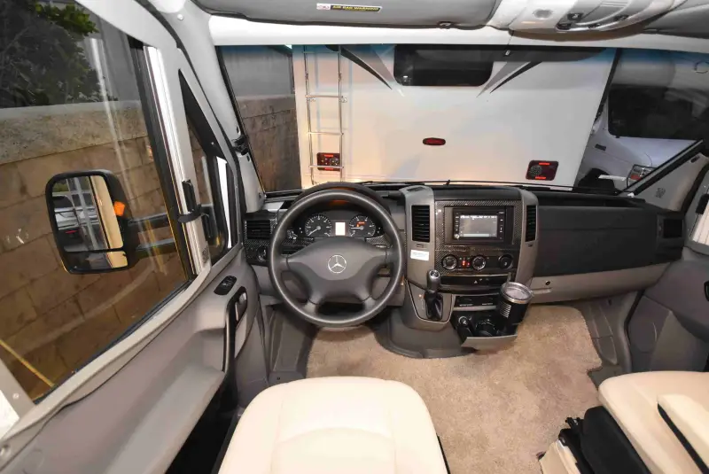 2014 Winnebago View 24V photo 8