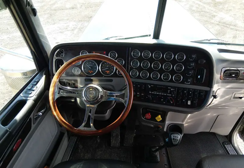 2022 Peterbilt 389 photo 81