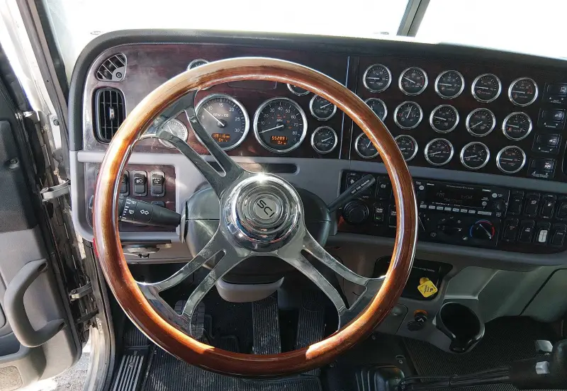 2022 Peterbilt 389 photo 49