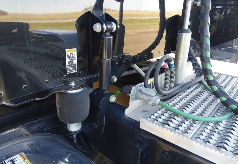 2022 Peterbilt 389 photo 24